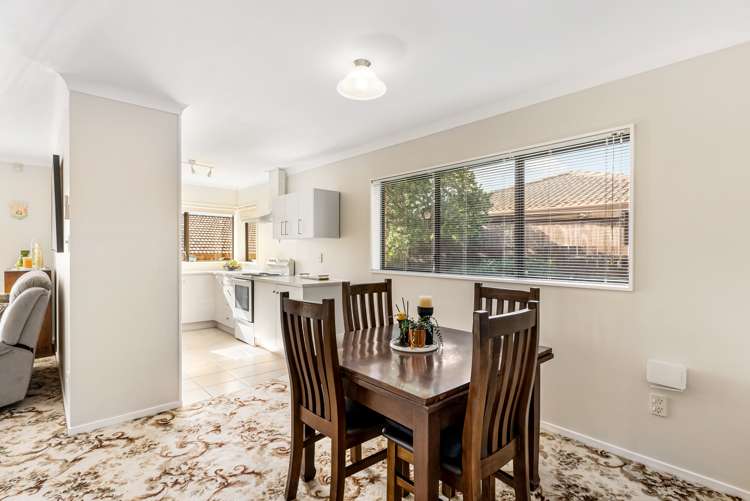 2/13 Menary Street Papakura_5