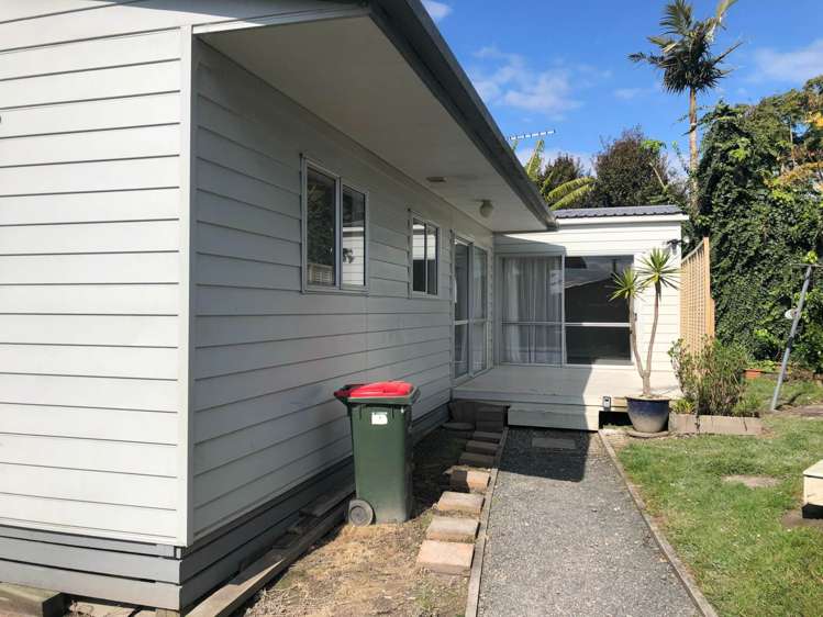 9 Sunray Avenue Titirangi_13