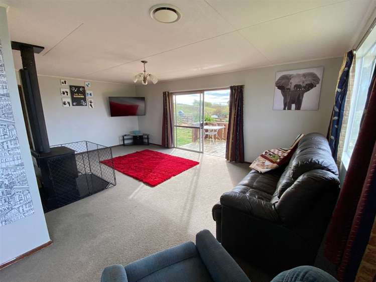 86 Totara Island Road Clinton and Surrounds_12