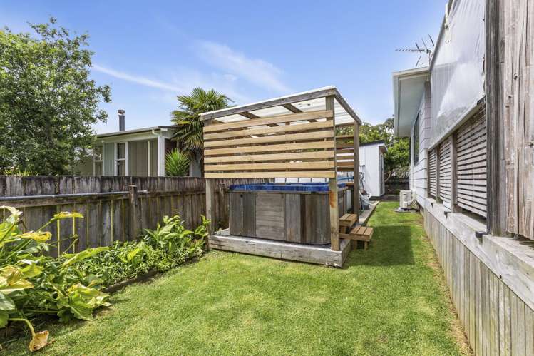 2 Mary Keane Lane Parakai_13