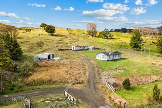 Two dwellings & shed on 3 hectares