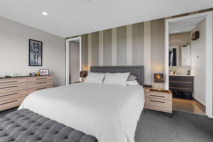 6 Trent Place Lake Hood_14