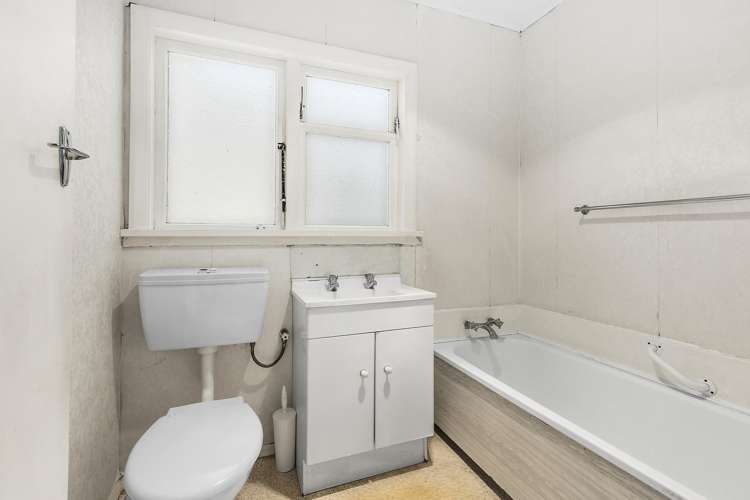 2 Hudson Street Island Bay_12