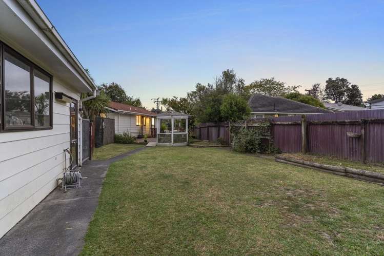 54 Woodglen Road Glen Eden_14