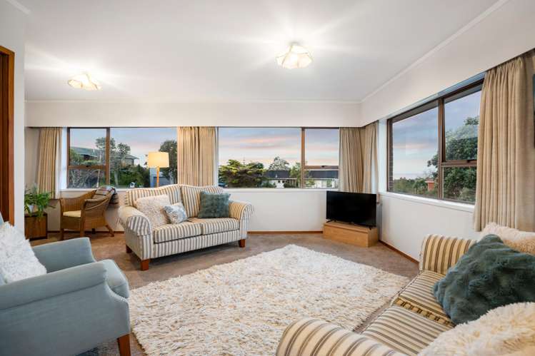 8 Helvetia Drive Browns Bay_7