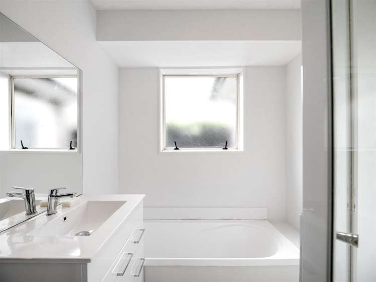 2/200 Wainoni Road Avondale_13