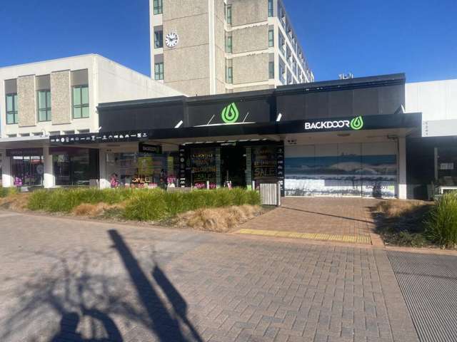 Spacious, Modern & Central Retail