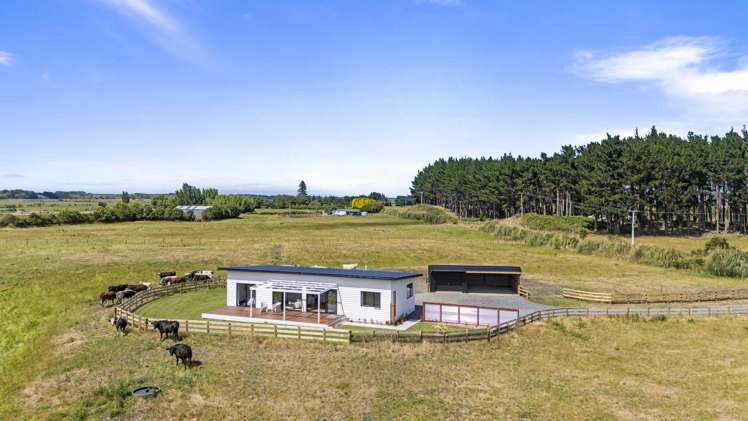 1121 Parewanui Road_0