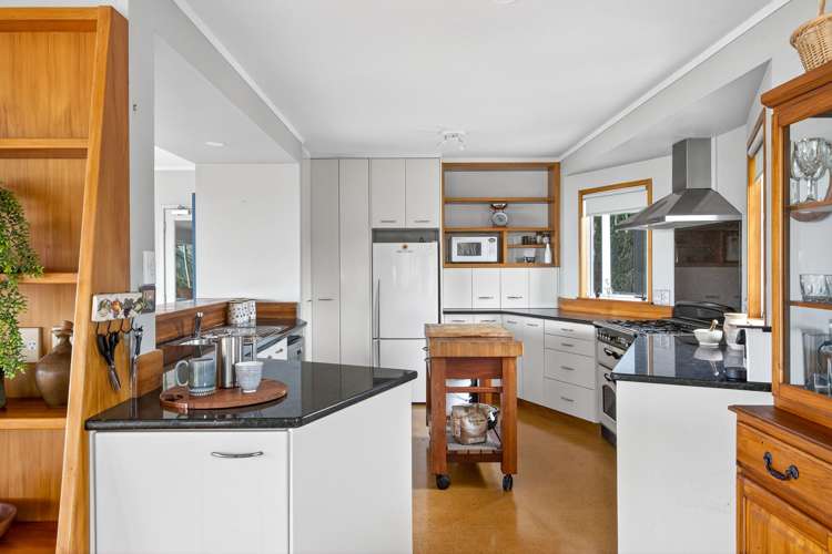 11 Douglas Street Okitu_11