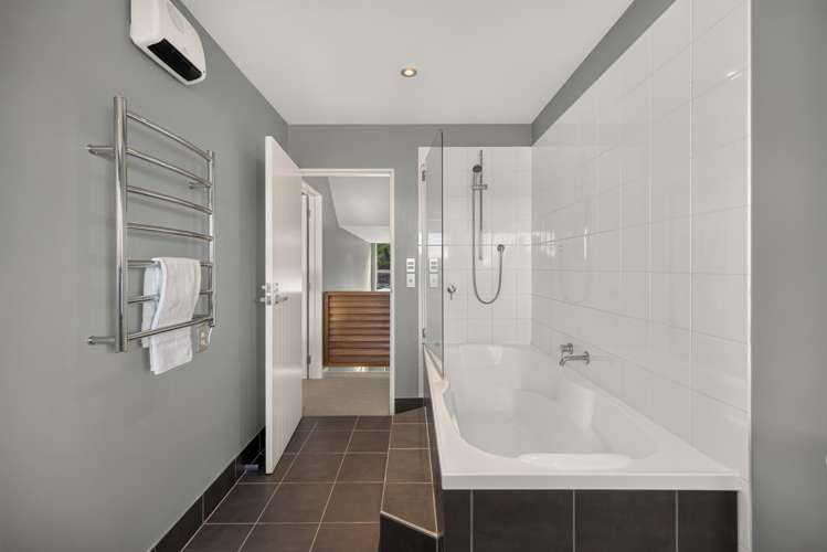 105 Goldfield Heights Queenstown_15