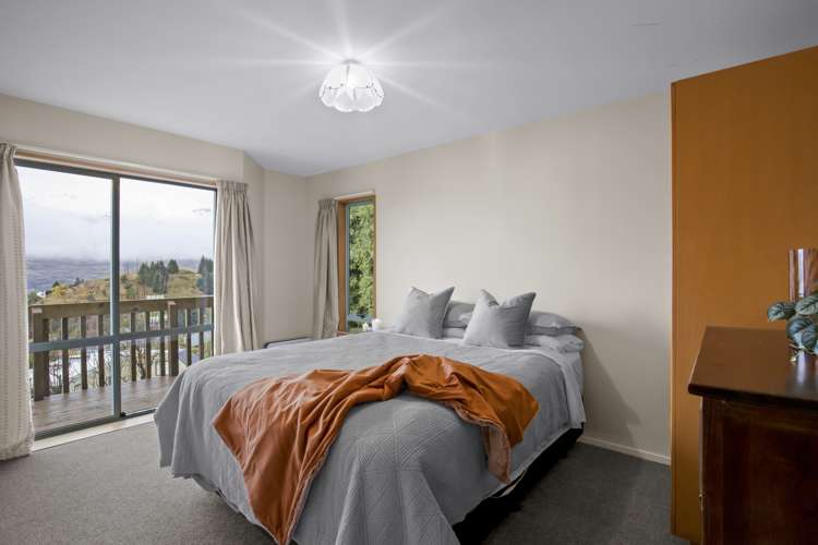 10b Caples Place Fernhill/Sunshine Bay_5