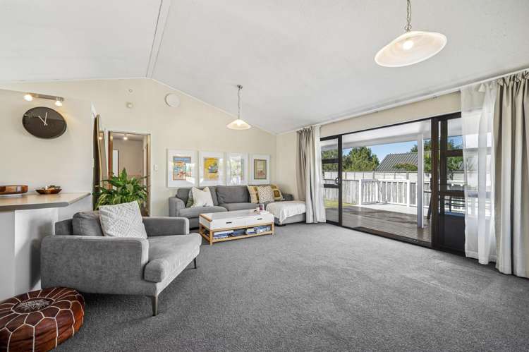 2/62 Shepherd Road Waipahihi_1