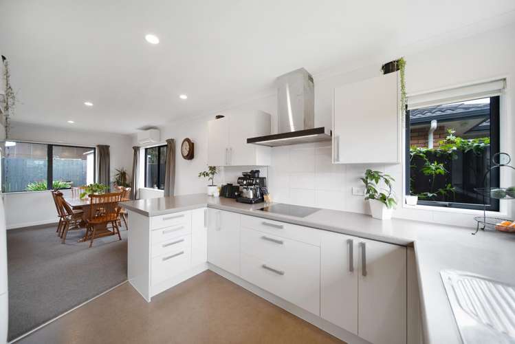 17a Callis Avenue Opaheke_18