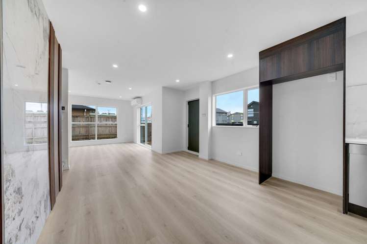 A-E/121 Tui Road Papatoetoe Central_4