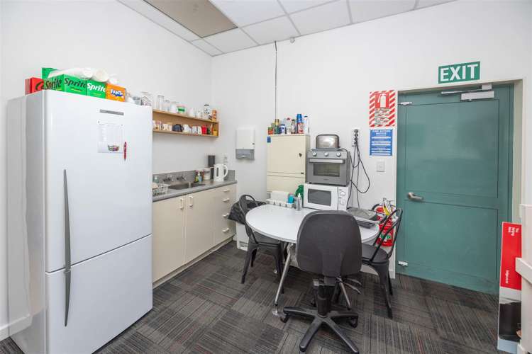 Unit 6 at 35 Whatawhata Road Dinsdale_4