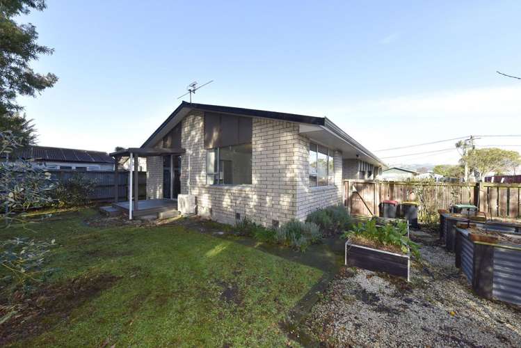 2/36 Compton Street Woolston_1