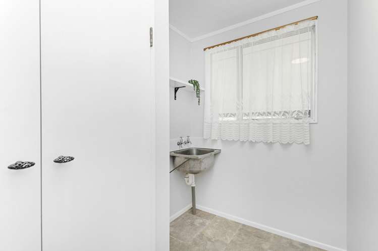 102 Pasadena Crescent Totara Park_10