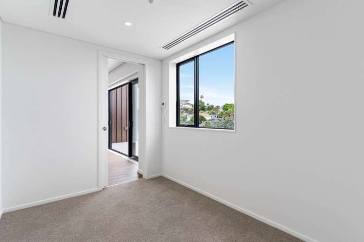 Meadowbank Road Meadowbank_5