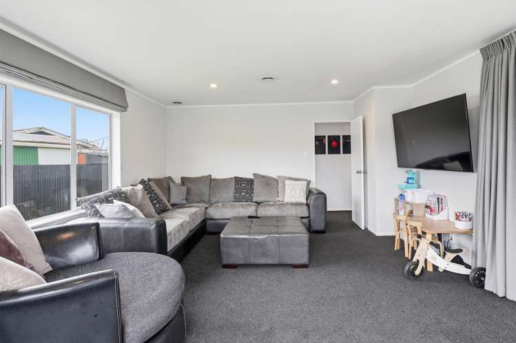 11 Byron Grove Owhata_14
