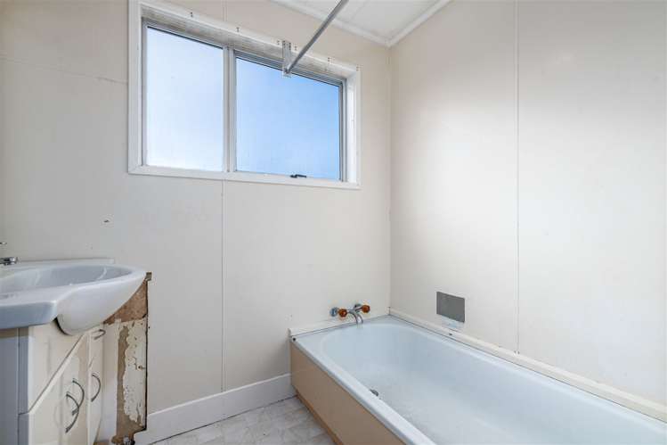 14 Donovan Avenue Massey_13