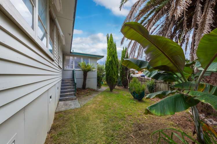 64 Christmas Road Manurewa_16