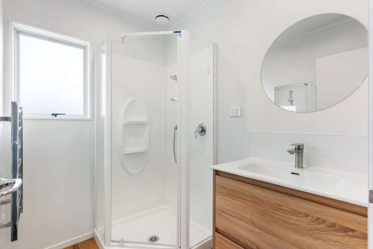 72 Vodanovich Road Te Atatu South_12