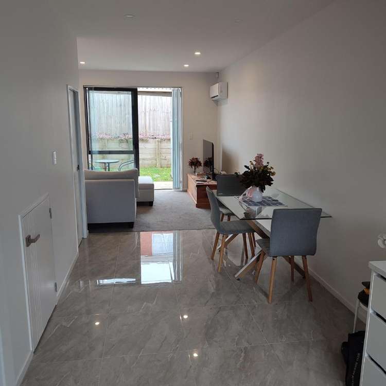 9/1 Sylvan Crescent Te Atatu South_2