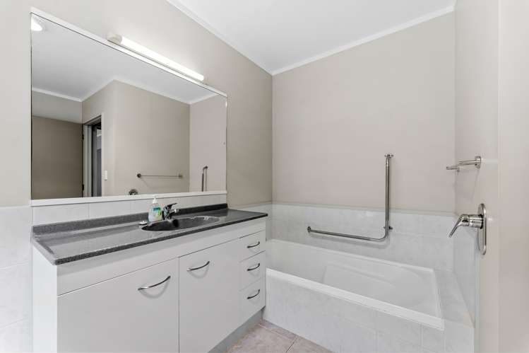 1/52 Donald Street Stanmore Bay_8