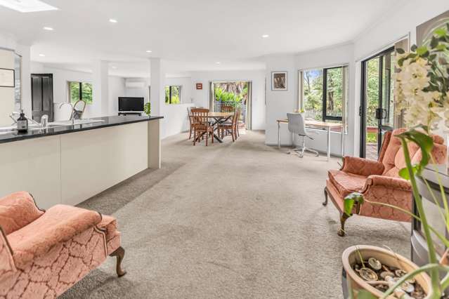 29 Edward Payton Grove Pukehangi_2