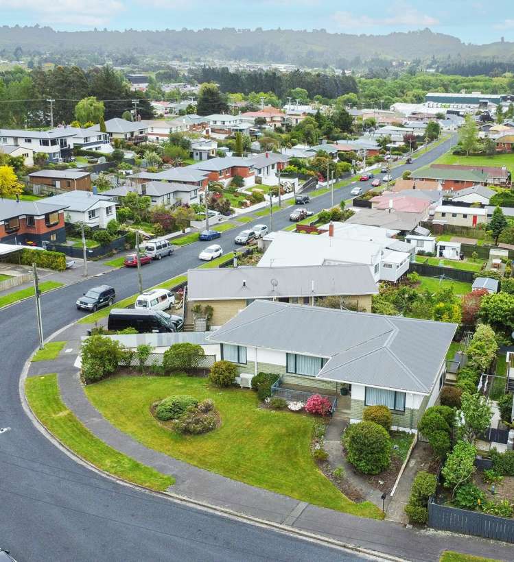 26 Elwyn Crescent Green Island_24