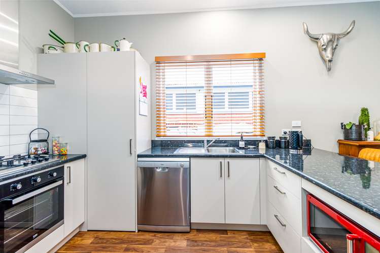 215 Church Street West End_6