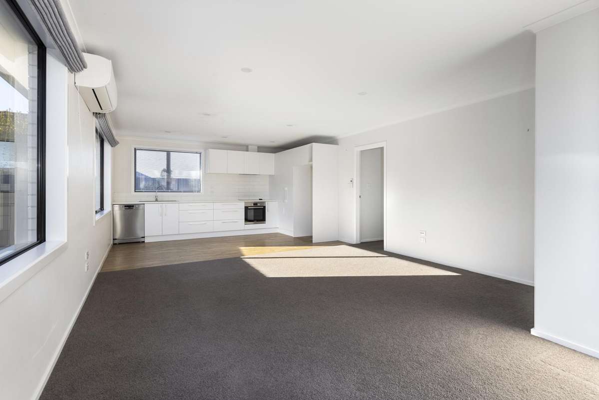 1B Meachen Crescent_3