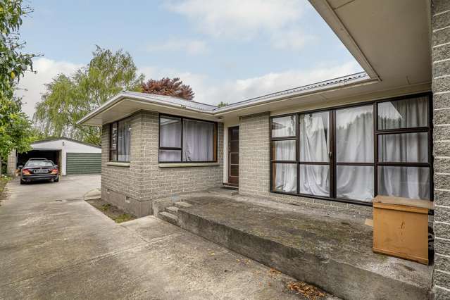 Astute investors looking for dual rental