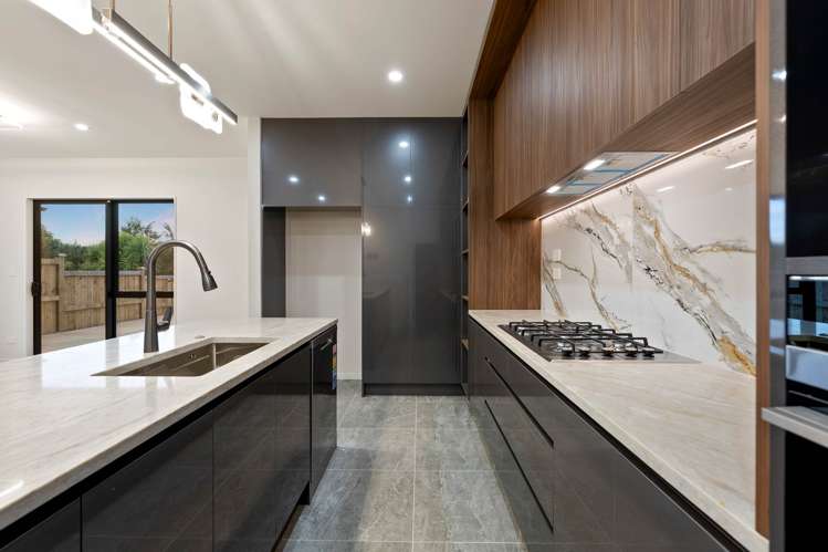28 Castlebane Drive Flat Bush_6