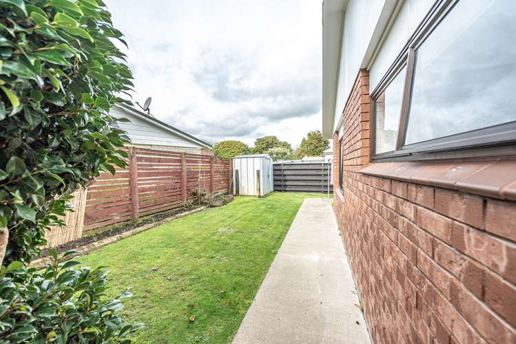 3 Warwick Place Springvale_14