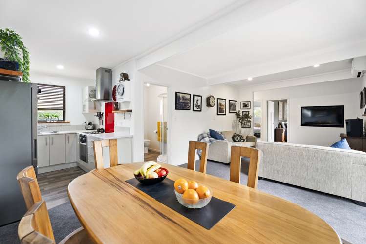 46 Brian Crescent Stanmore Bay_10