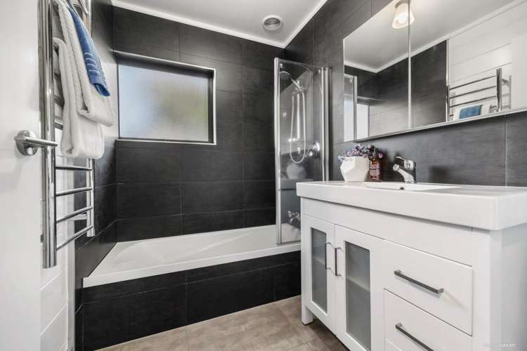 2/20 Greenhill Crescent Pakuranga_6