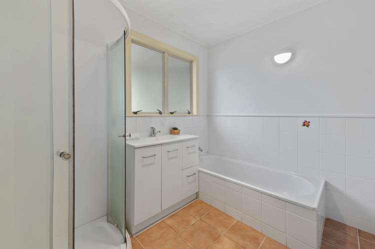 50A Holland Street Glenholme_10