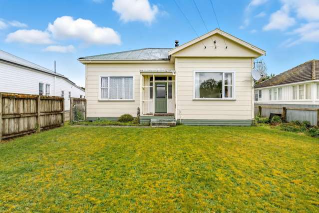 Comfort, space and rural views!