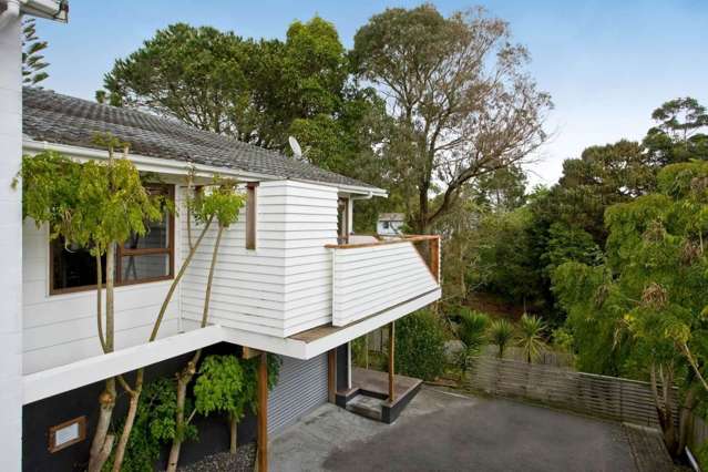 A lovely 3 bedroom and 1 bathroom plus two rum...