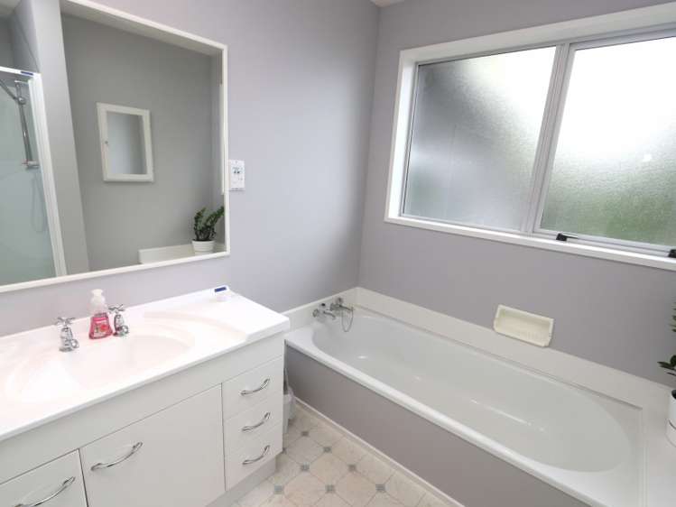 137 Middle Road Allenton_14