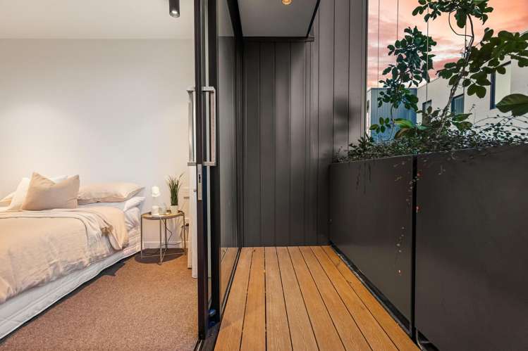 12/423 Beach Road Mairangi Bay_12