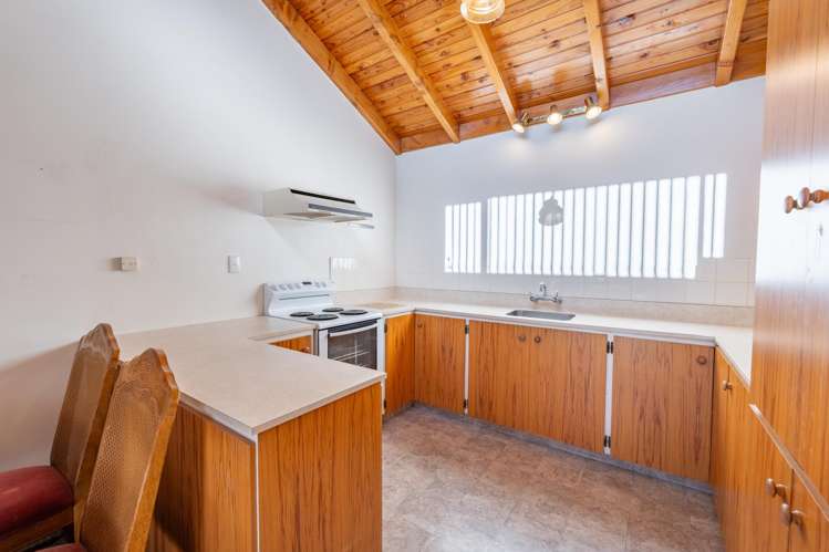 2/109A North Street Seaview_4