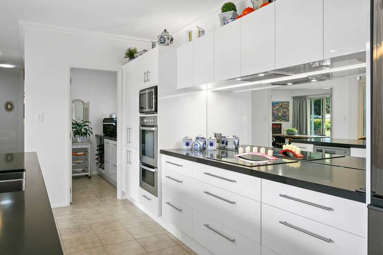 184 The Oaks Drive Leamington_5