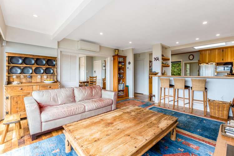 39 Bayview Road Paremata_9