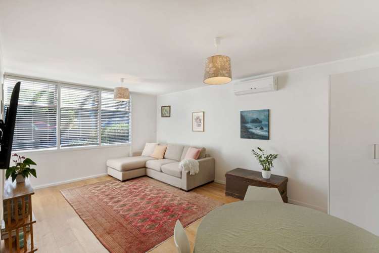 6/7 Don Croot Street Morningside_2