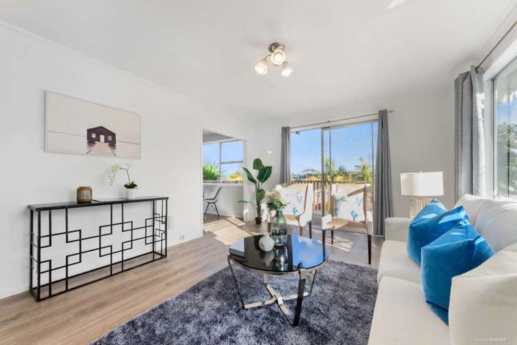 21 Helleur Road Massey_1