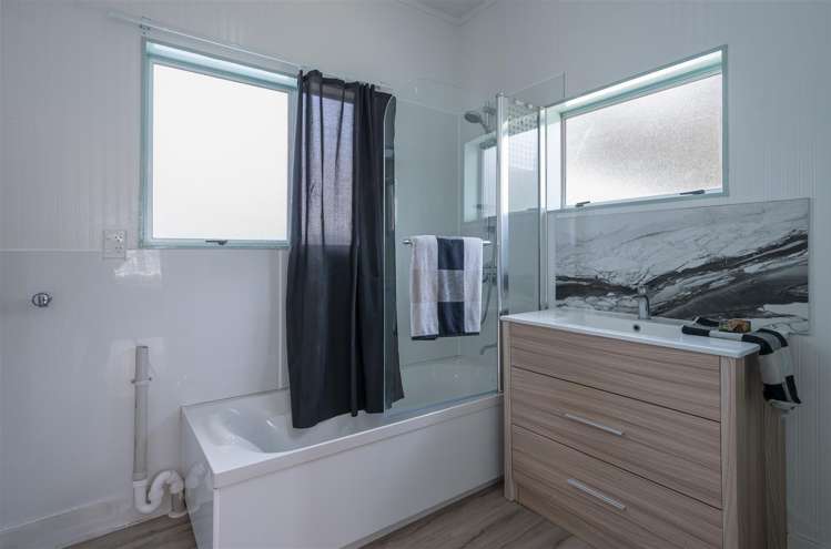 26 Murphy Street Toi Toi_13