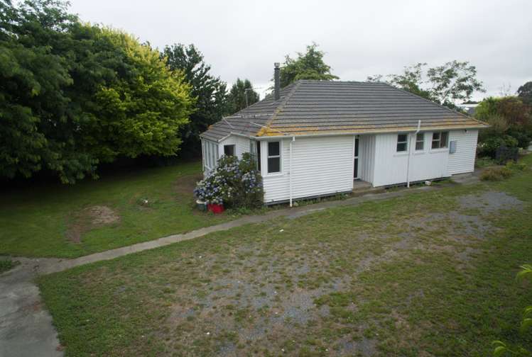 4 King Street Chertsey_21