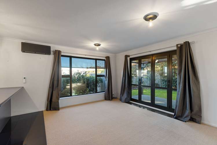 6 Galea Grove Kelvin Grove_12